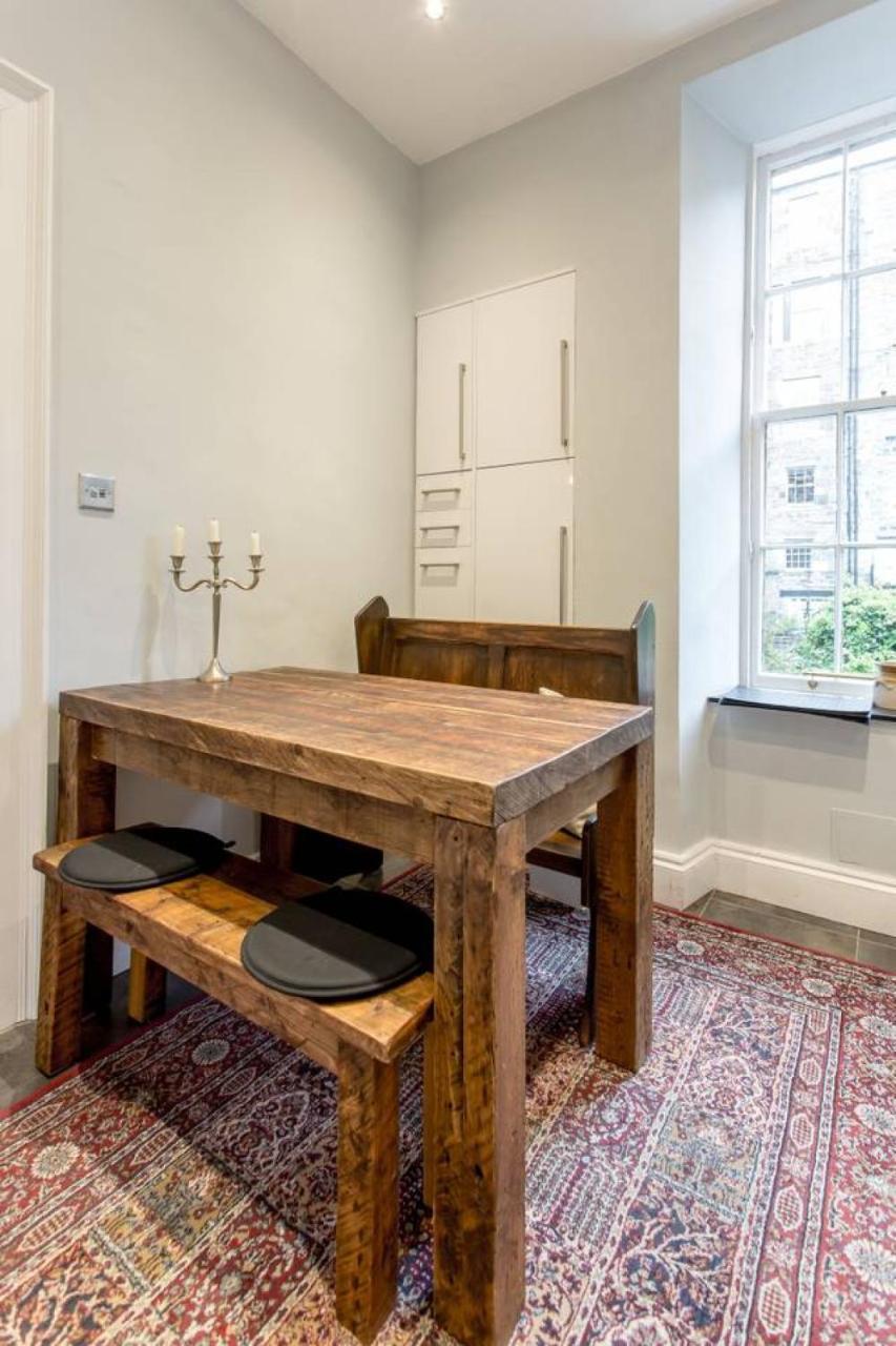 Joivy Converted Flat In Historic Building In New Town Edinburgh Ngoại thất bức ảnh
